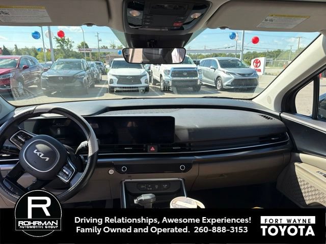 Used 2026 Kia Carnival FWD image 6