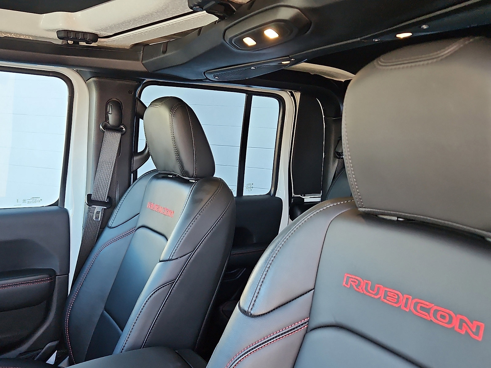 Used 2024 Jeep Gladiator Rubicon w/ Technology Group image 7