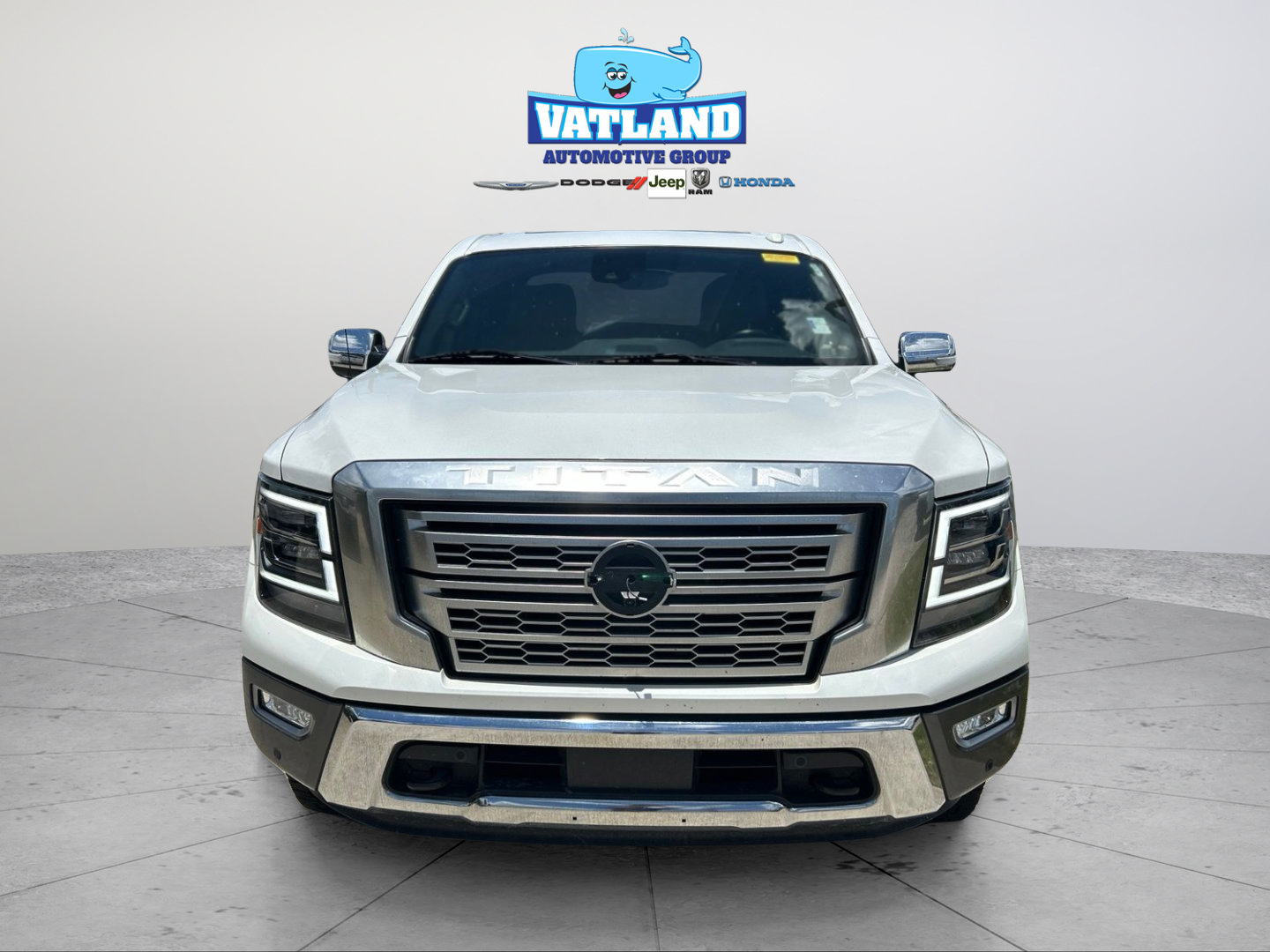 Used 2021 Nissan Titan Platinum Reserve w/ Moonroof Package AWD/4WD image 8