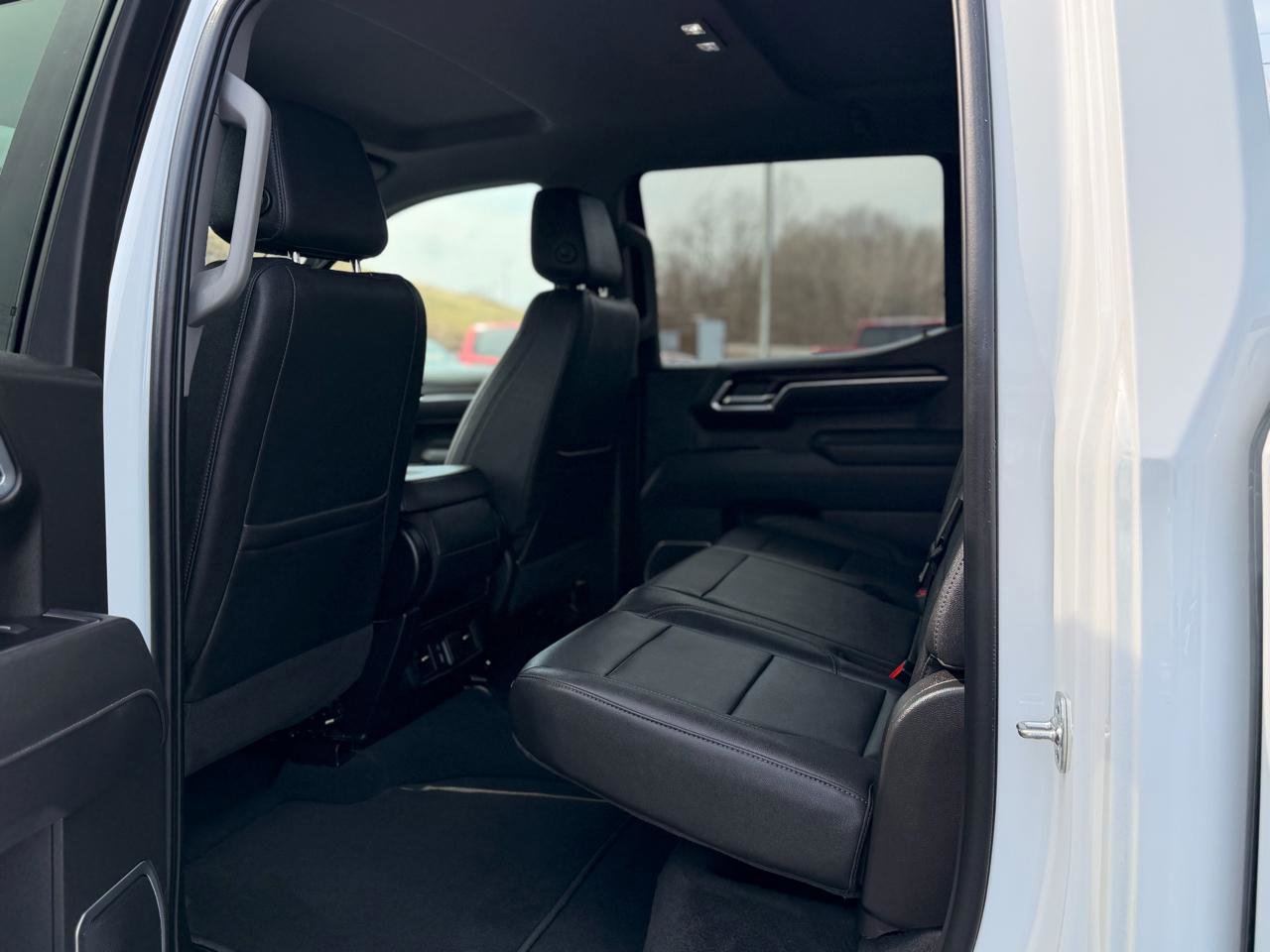 Used 2026 GMC Sierra 1500 SLT image 16