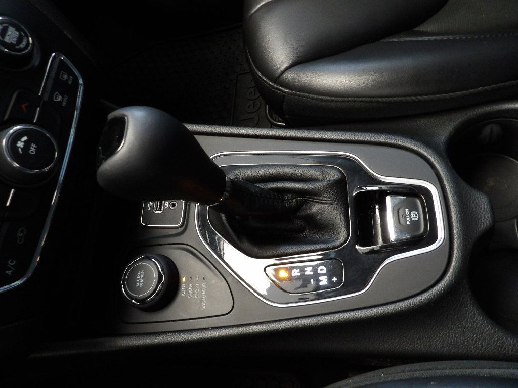 Used 2020 Jeep Cherokee Latitude Plus image 31