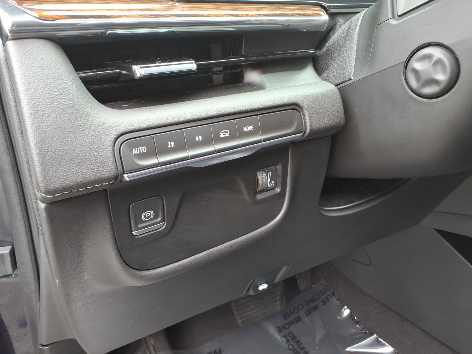 Used 2023 Cadillac Escalade Luxury AWD/4WD image 24