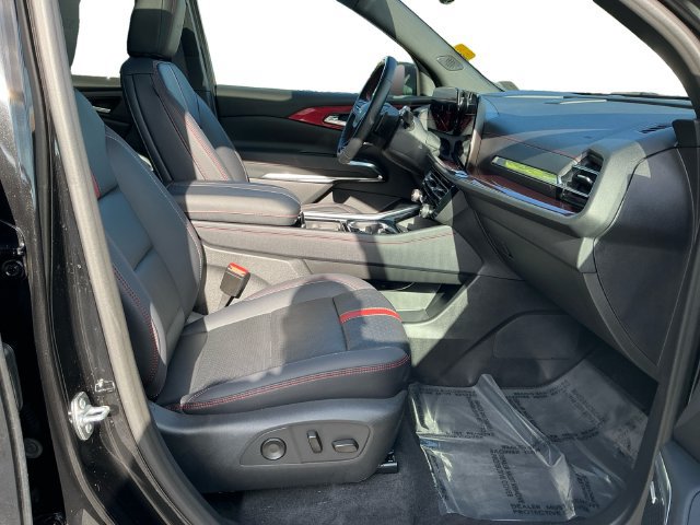 Used 2026 Chevrolet Traverse RS AWD/4WD image 17