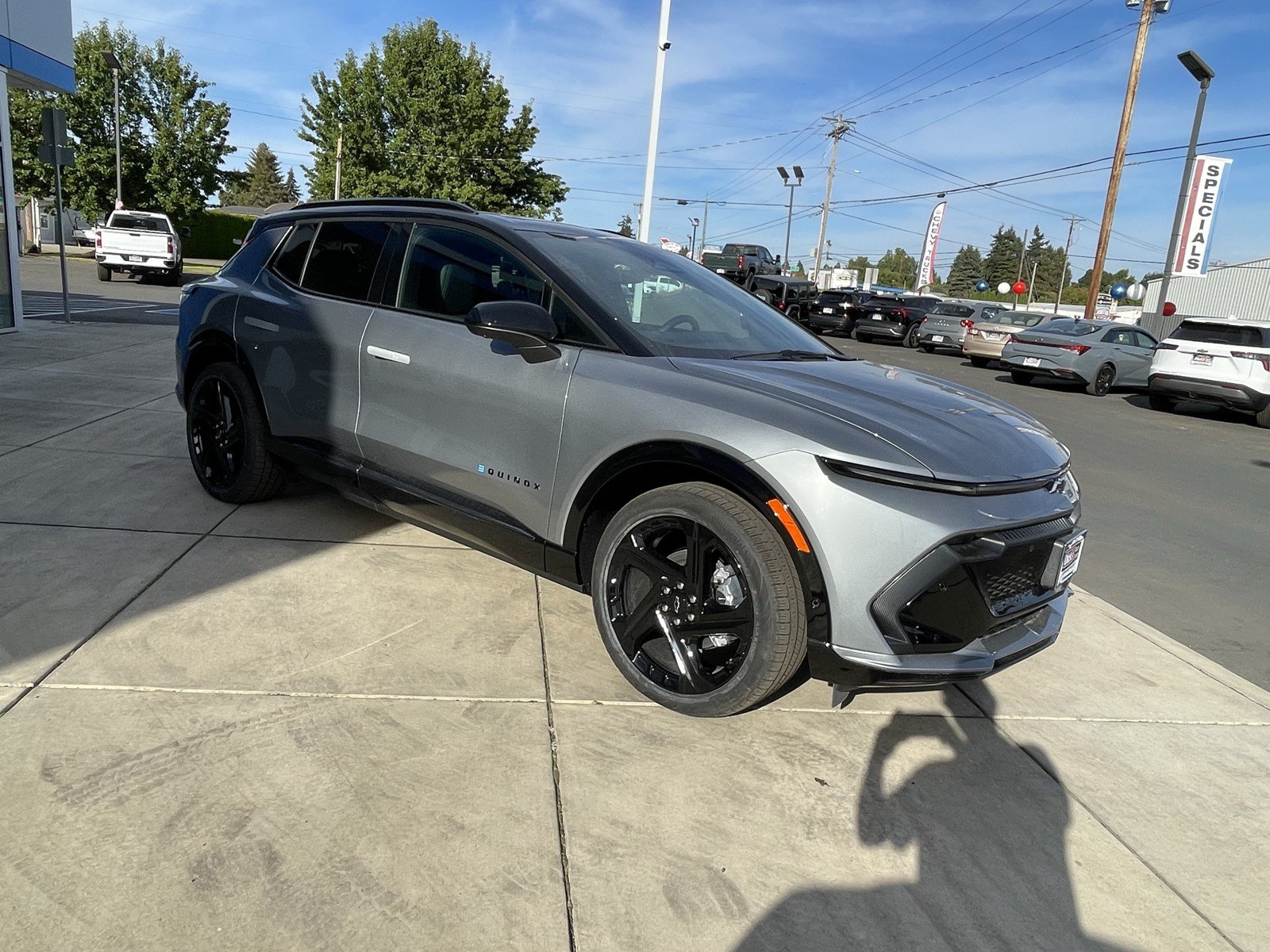 New 2026 Chevrolet Equinox EV RS w/ Active Safety Package 3 AWD/4WD image 7