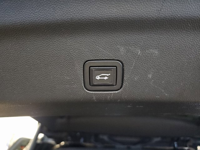 Used 2022 Cadillac Escalade Premium Luxury w/ LPO, Floor Liner Package image 15