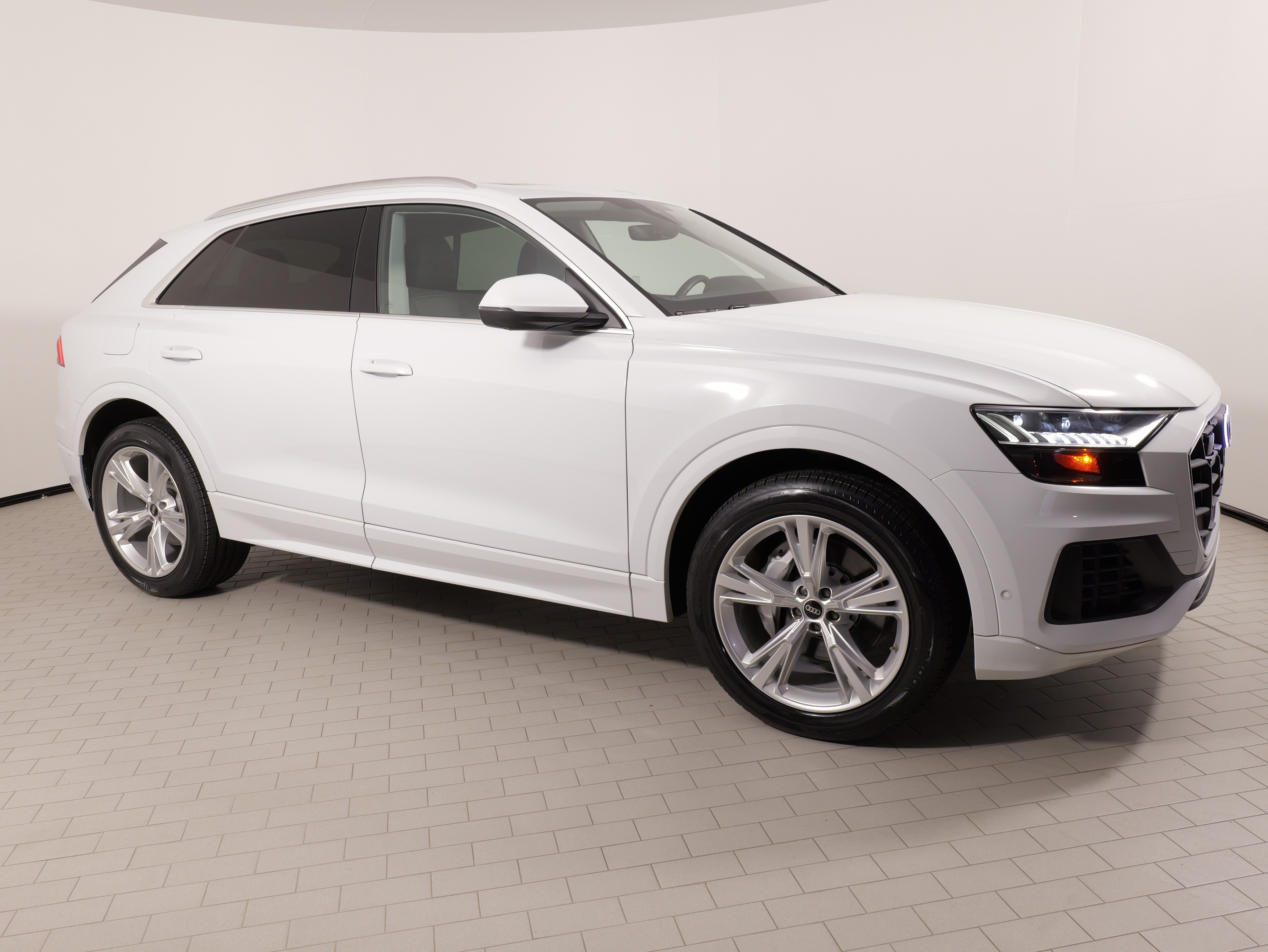 Used 2023 Audi Q8 Premium Plus w/ Premium Plus Package AWD/4WD image 9