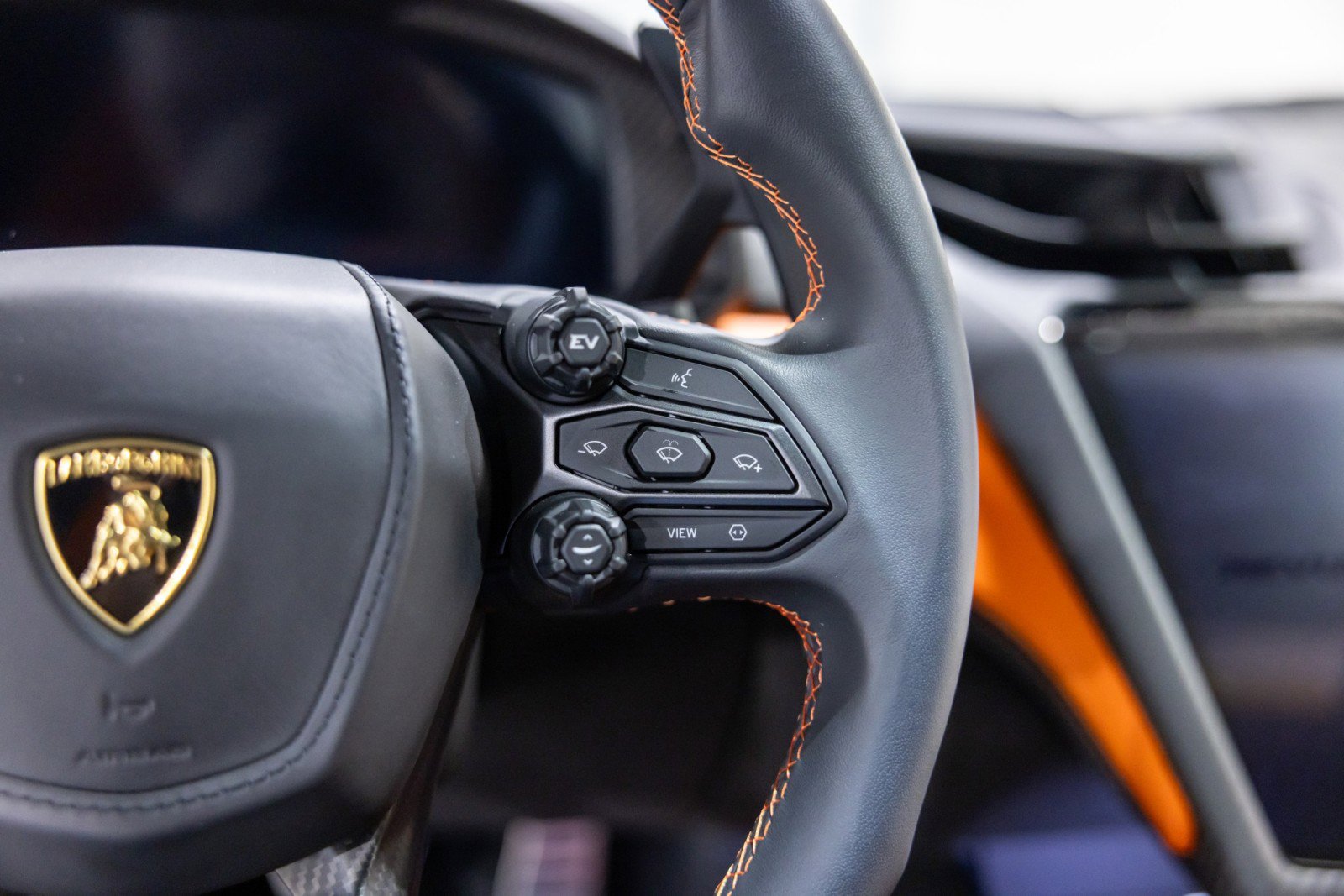 Used 2025 Lamborghini Revuelto image 52