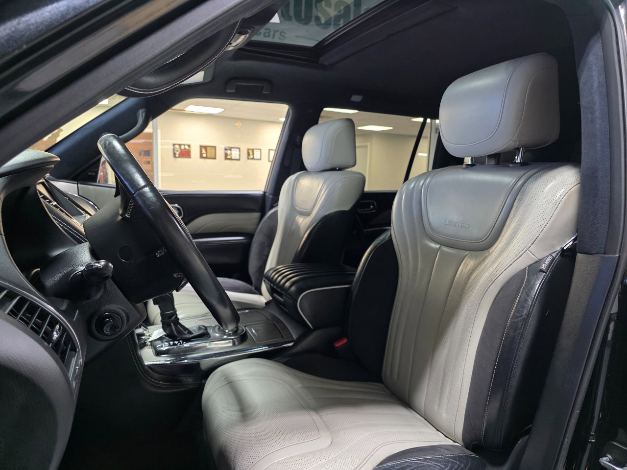 Used 2019 INFINITI QX80 Limited w/ All-Season Package image 15