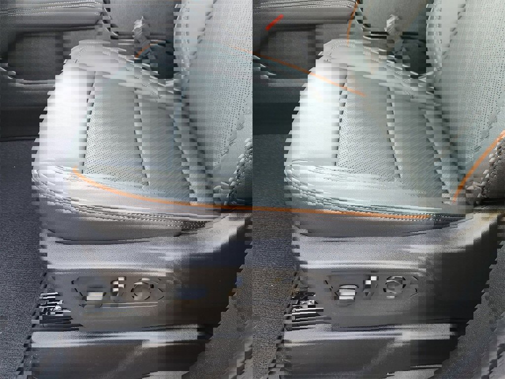 New 2026 GMC Yukon AT4 w/ AT4 Premium Package image 16