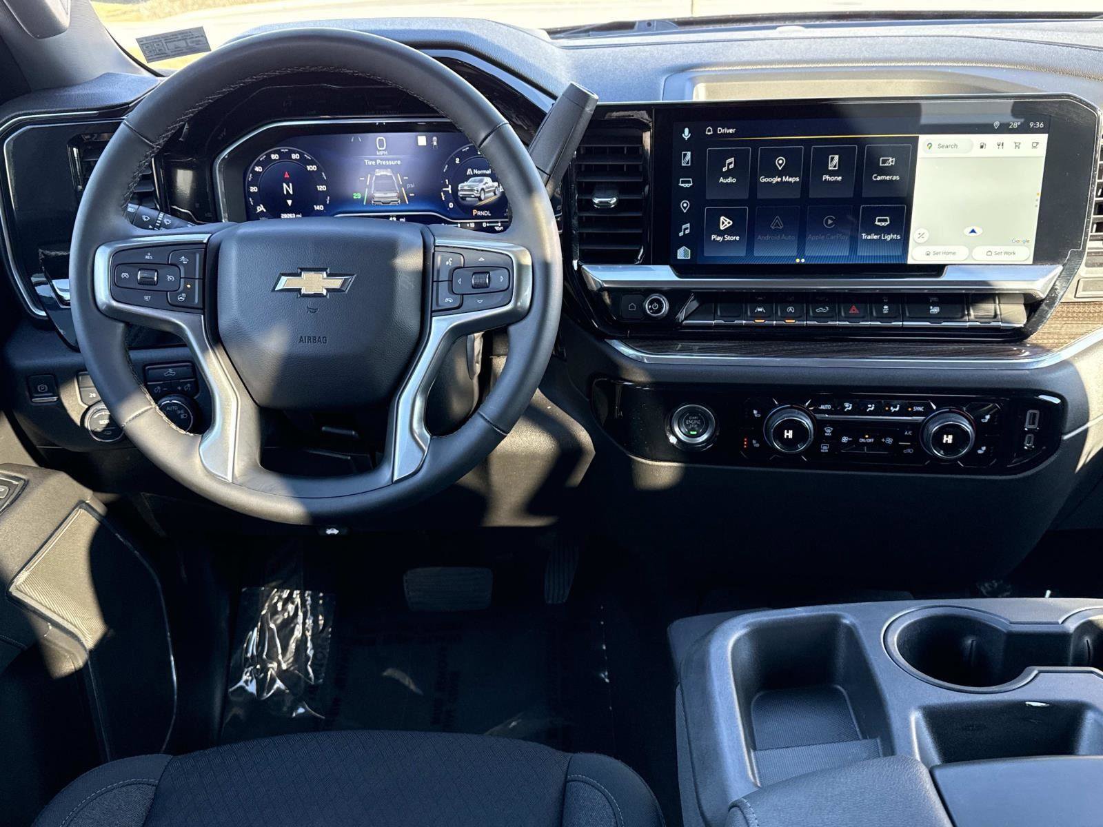 Used 2023 Chevrolet Silverado 1500 LT image 2