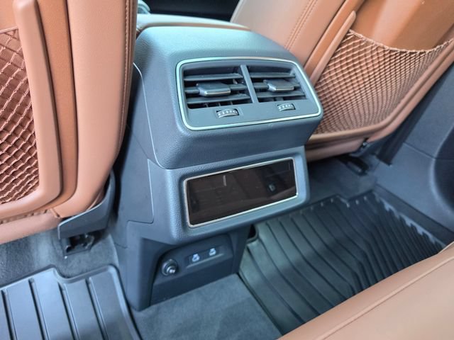 Used 2022 Audi e-tron Premium w/ Towing Package AWD/4WD image 36