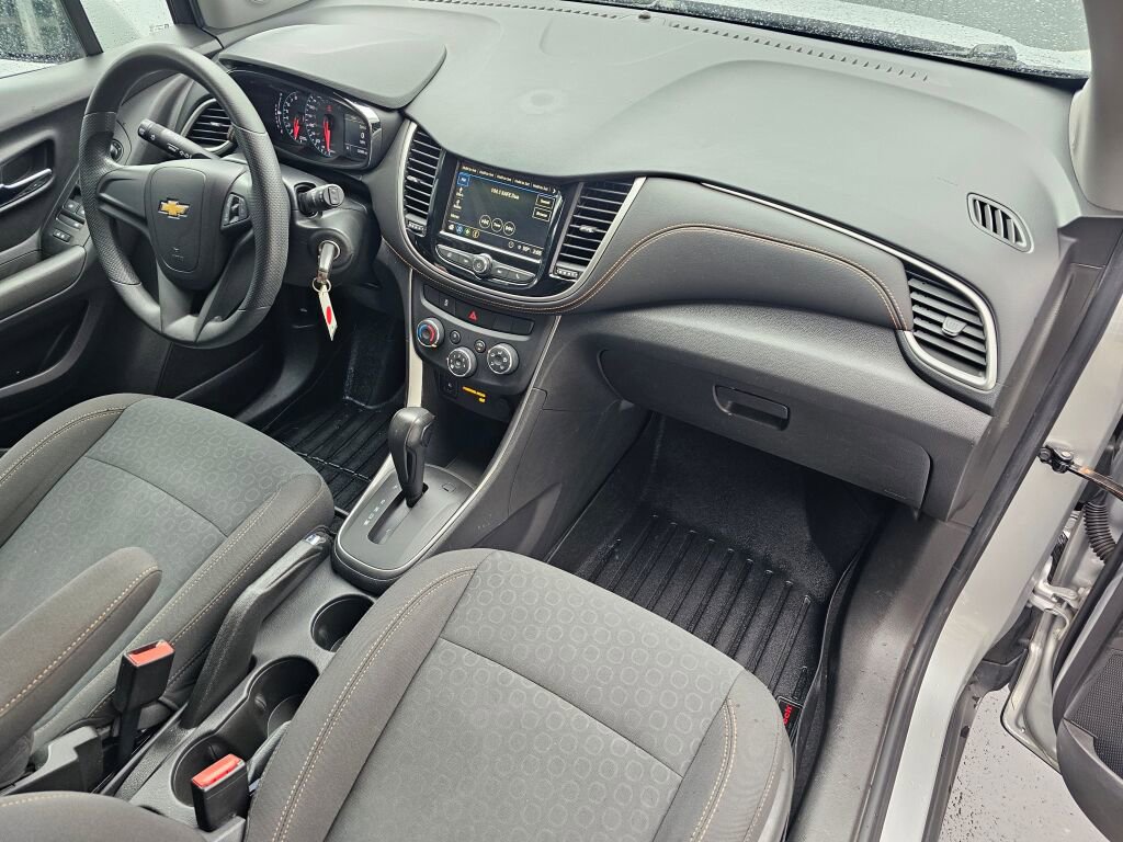 Used 2018 Chevrolet Trax LS AWD/4WD image 12