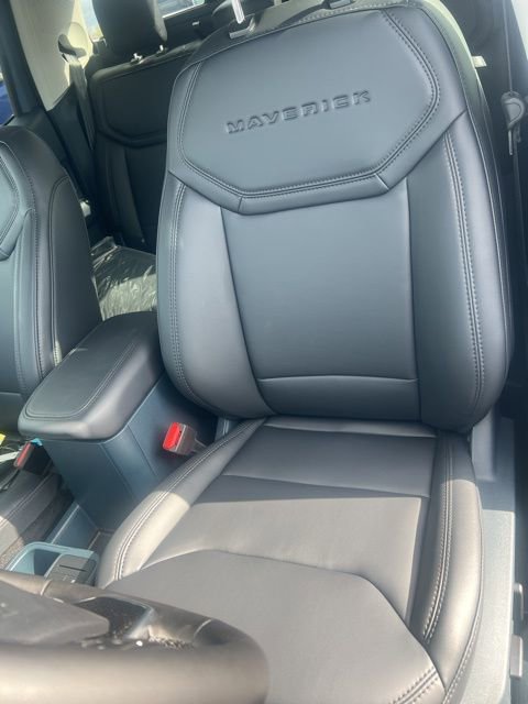 New 2026 Ford Maverick Lariat w/ Black Appearance Package image 29