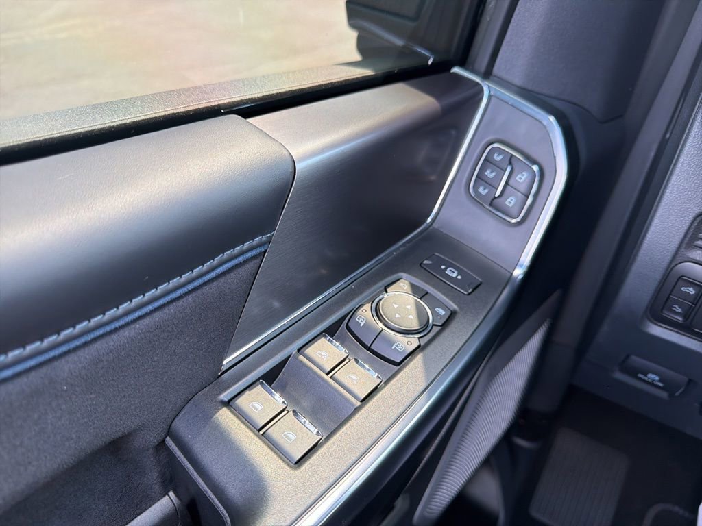 Used 2026 Ford F350 Platinum w/ Tremor Off-Road Package image 32