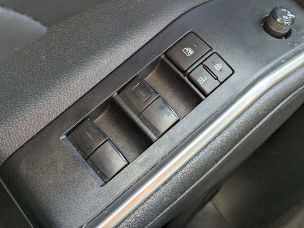 Used 2024 Toyota Highlander XSE image 27