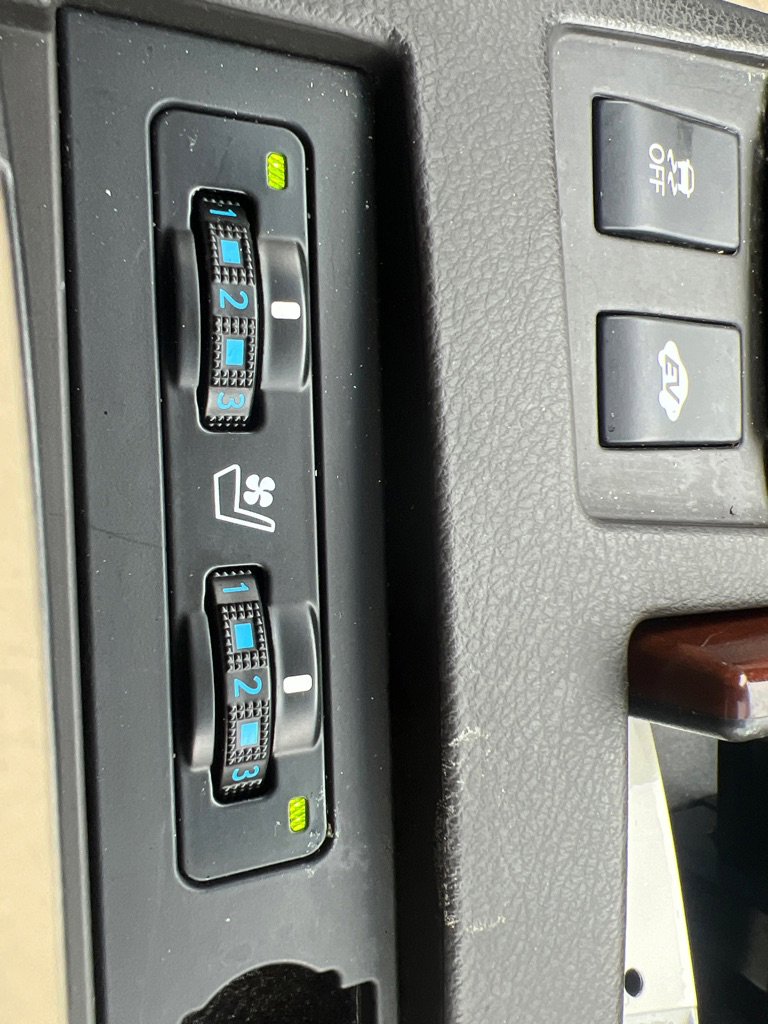 Used 2013 Lexus RX 450h AWD w/ Navigation Pkg image 31