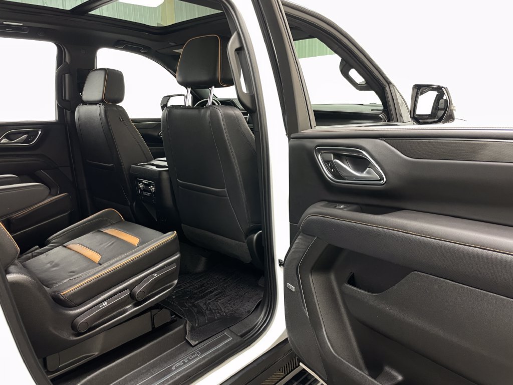 Used 2023 GMC Yukon XL AT4 w/ AT4 Premium Package AWD/4WD image 48