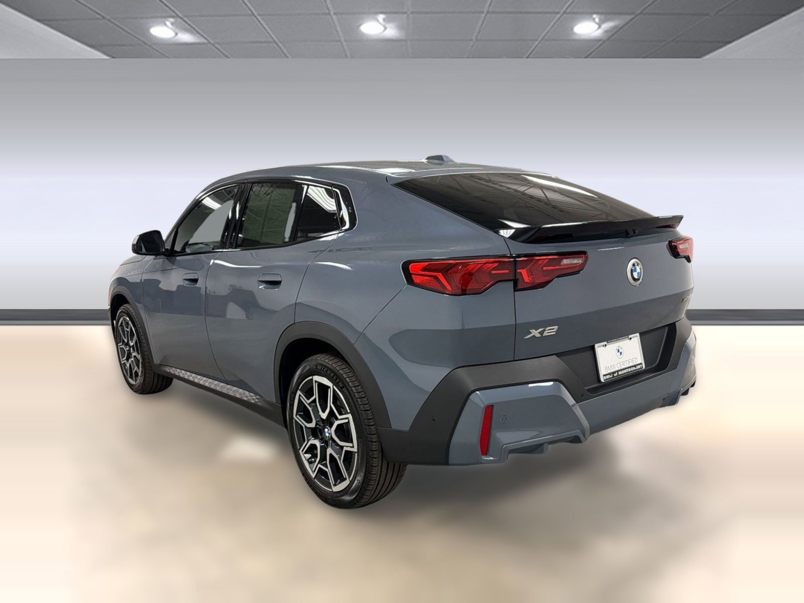 Certified 2025 BMW X2 xDrive28i image 3