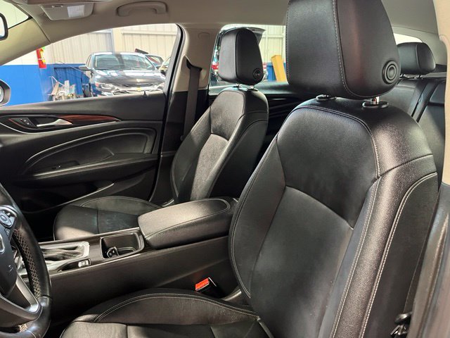 Used 2018 Buick Regal Essence w/ Sights and Sounds Package AWD/4WD image 24