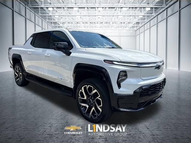 Certified 2025 Chevrolet Silverado EV RST AWD/4WD image 34