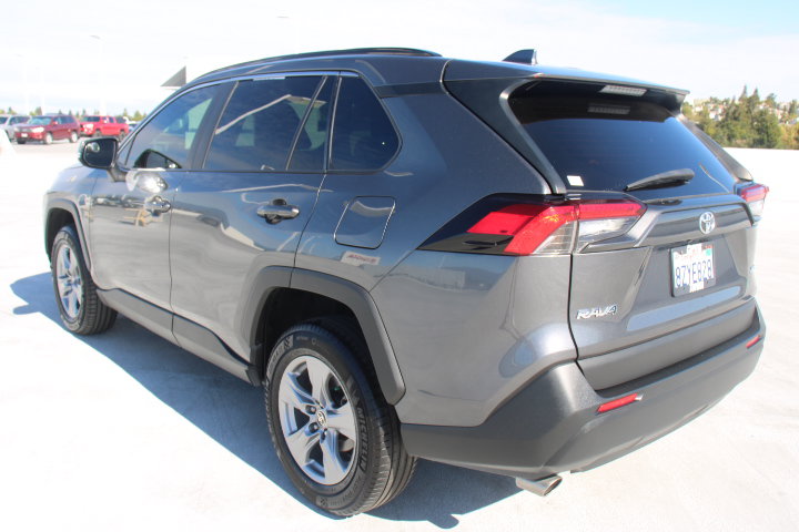 Certified 2022 Toyota RAV4 XLE w/ Convenience Package FWD image 5
