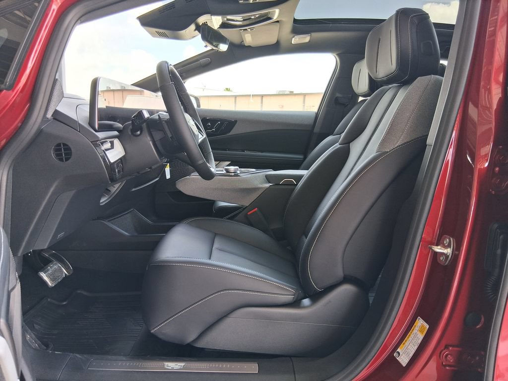 New 2026 Cadillac Optiq Sport 1 w/ LPO, ONYX Package RWD image 22