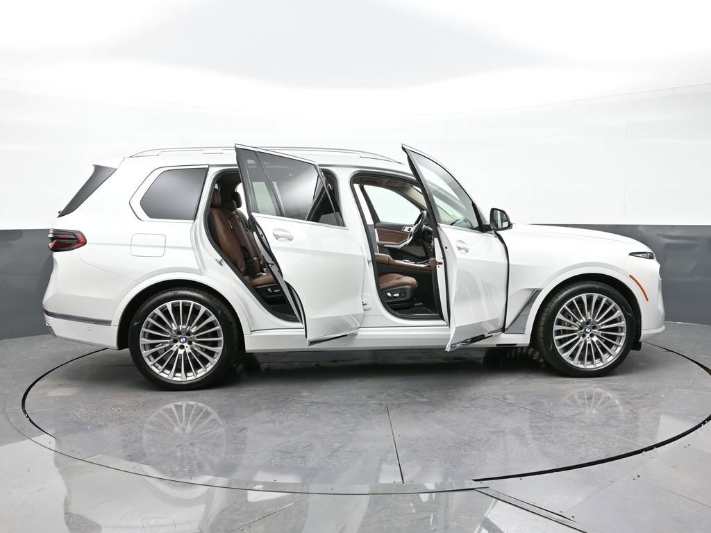 Used 2023 BMW X7 xDrive40i w/ Premium Package image 33