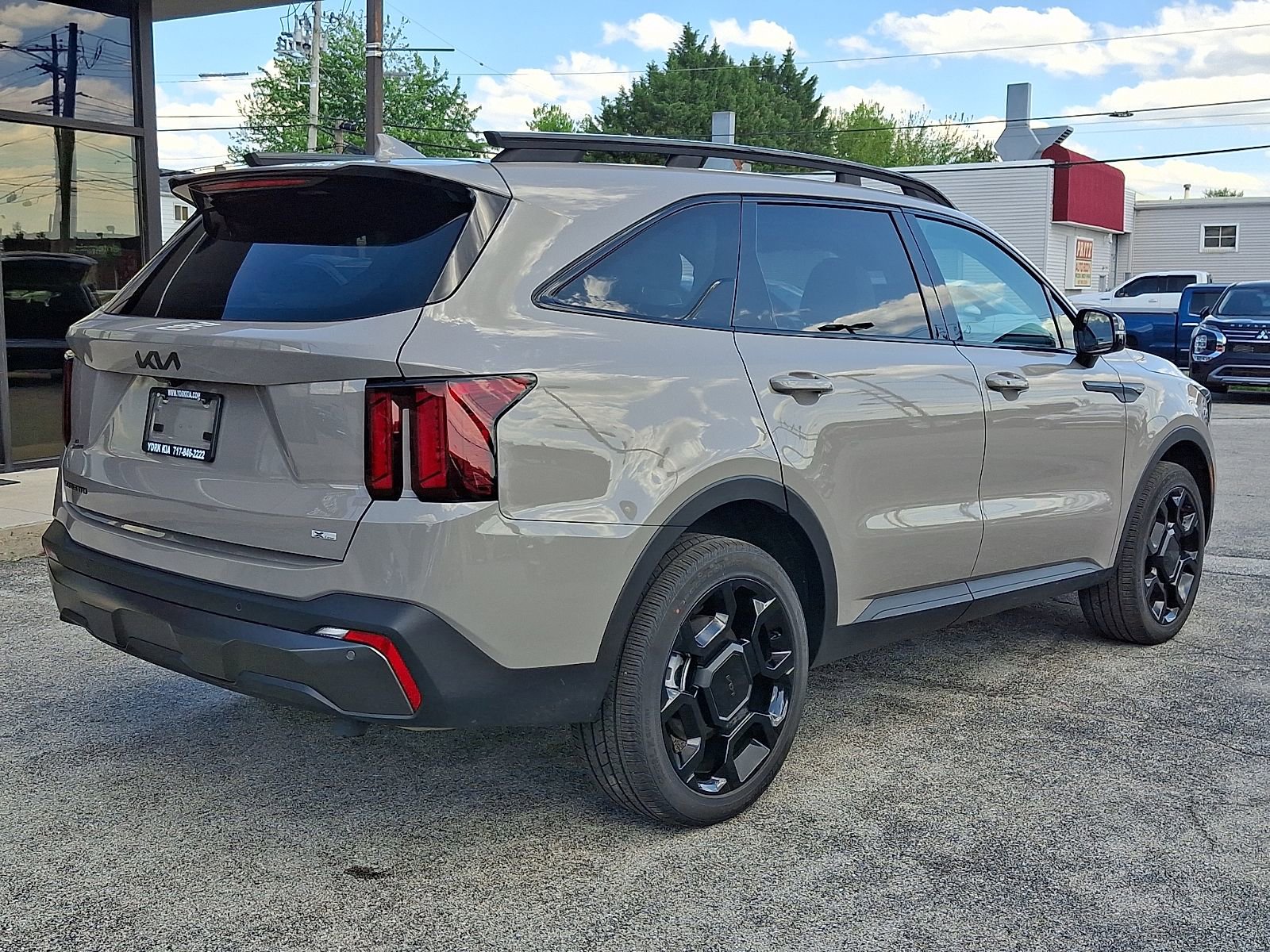 Used 2025 Kia Sorento X-Line EX AWD/4WD image 6