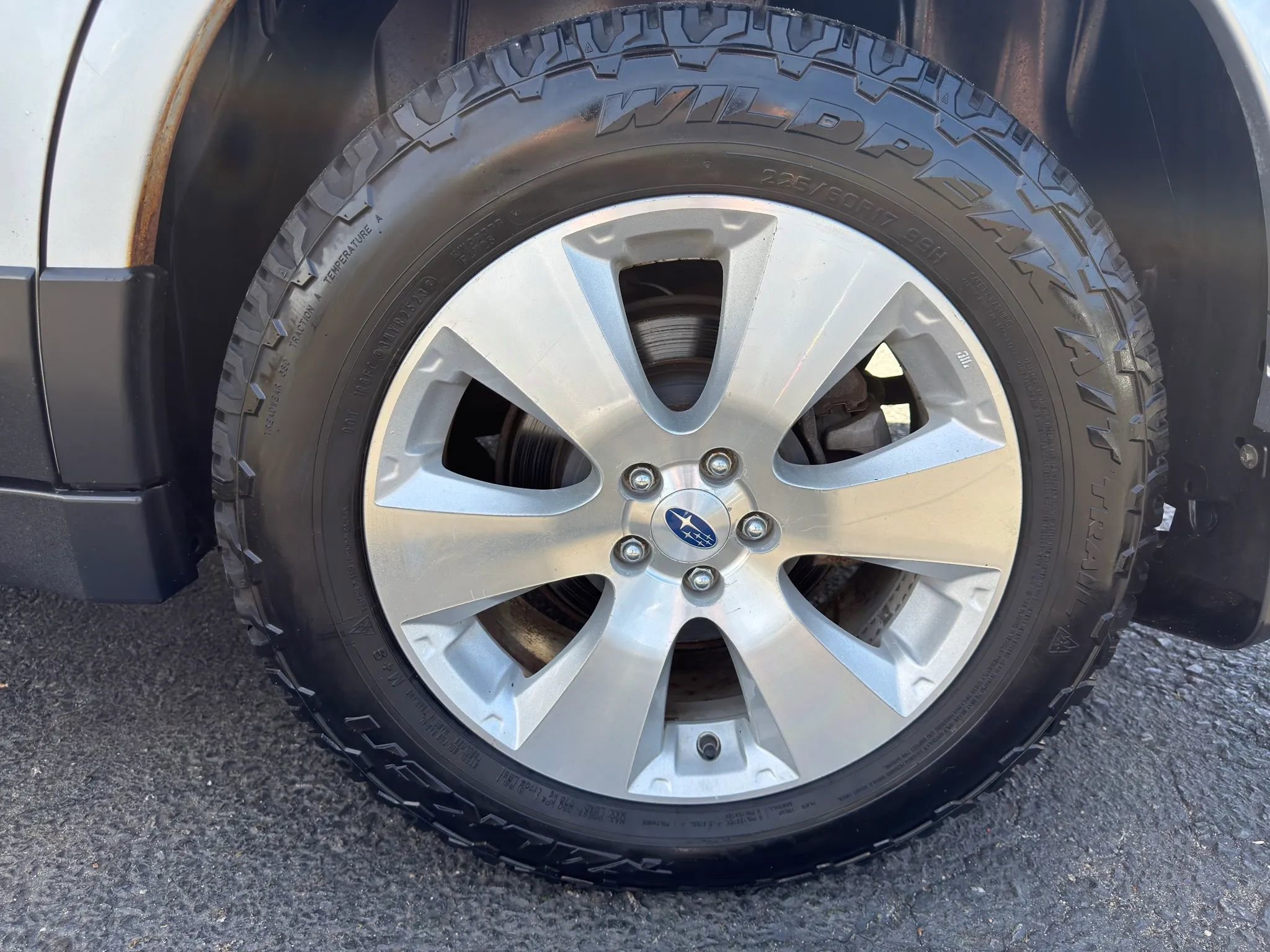 Used 2012 Subaru Outback 3.6R Limited w/ Moonroof Pkg image 11