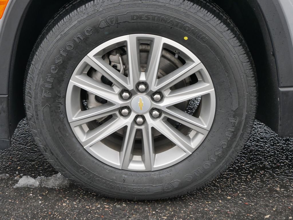 Used 2023 Chevrolet Traverse LT image 12