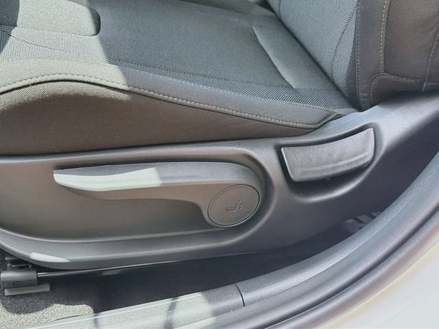 New 2026 Hyundai Elantra SE FWD image 19