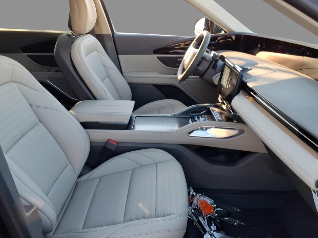 New 2025 Lincoln Nautilus Reserve w/ Jet Appearance Package AWD/4WD image 12