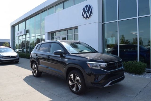 New 2024 Volkswagen Taos SE