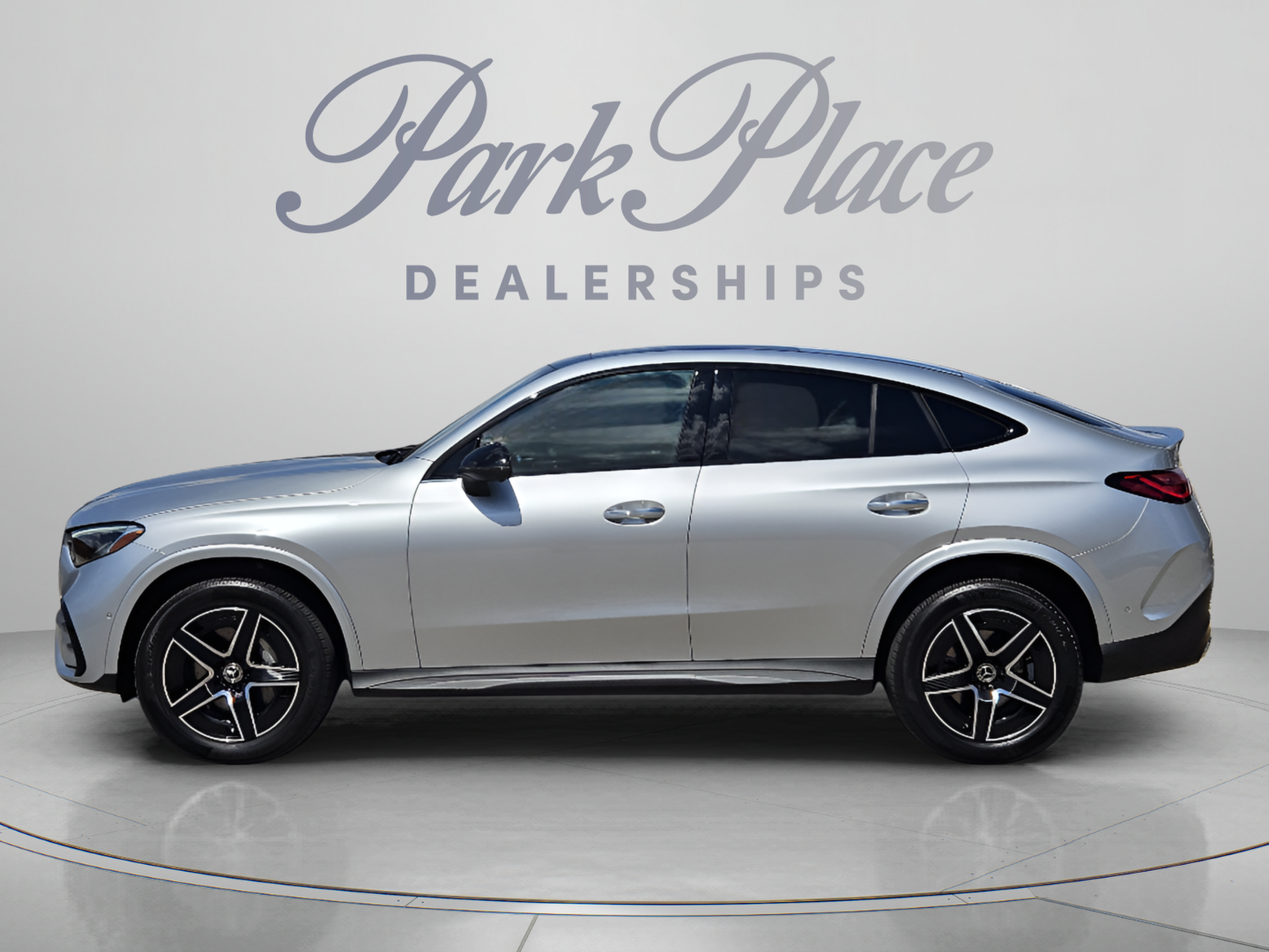 Certified 2025 Mercedes-Benz GLC 300 4MATIC image 2