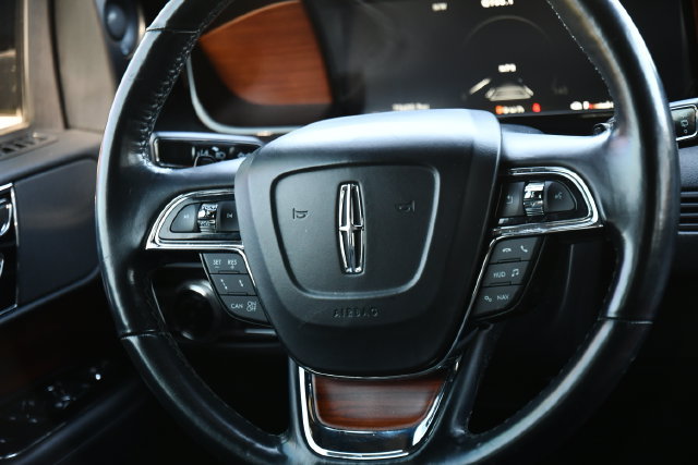 Used 2019 Lincoln Navigator L Reserve AWD/4WD image 22