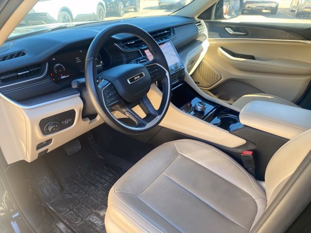 Used 2022 Jeep Grand Cherokee L Limited AWD/4WD image 16