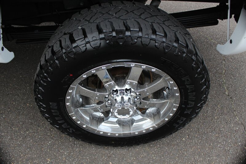 Used 2003 GMC Sierra 2500 SLE w/ Skid Plate Package AWD/4WD image 17