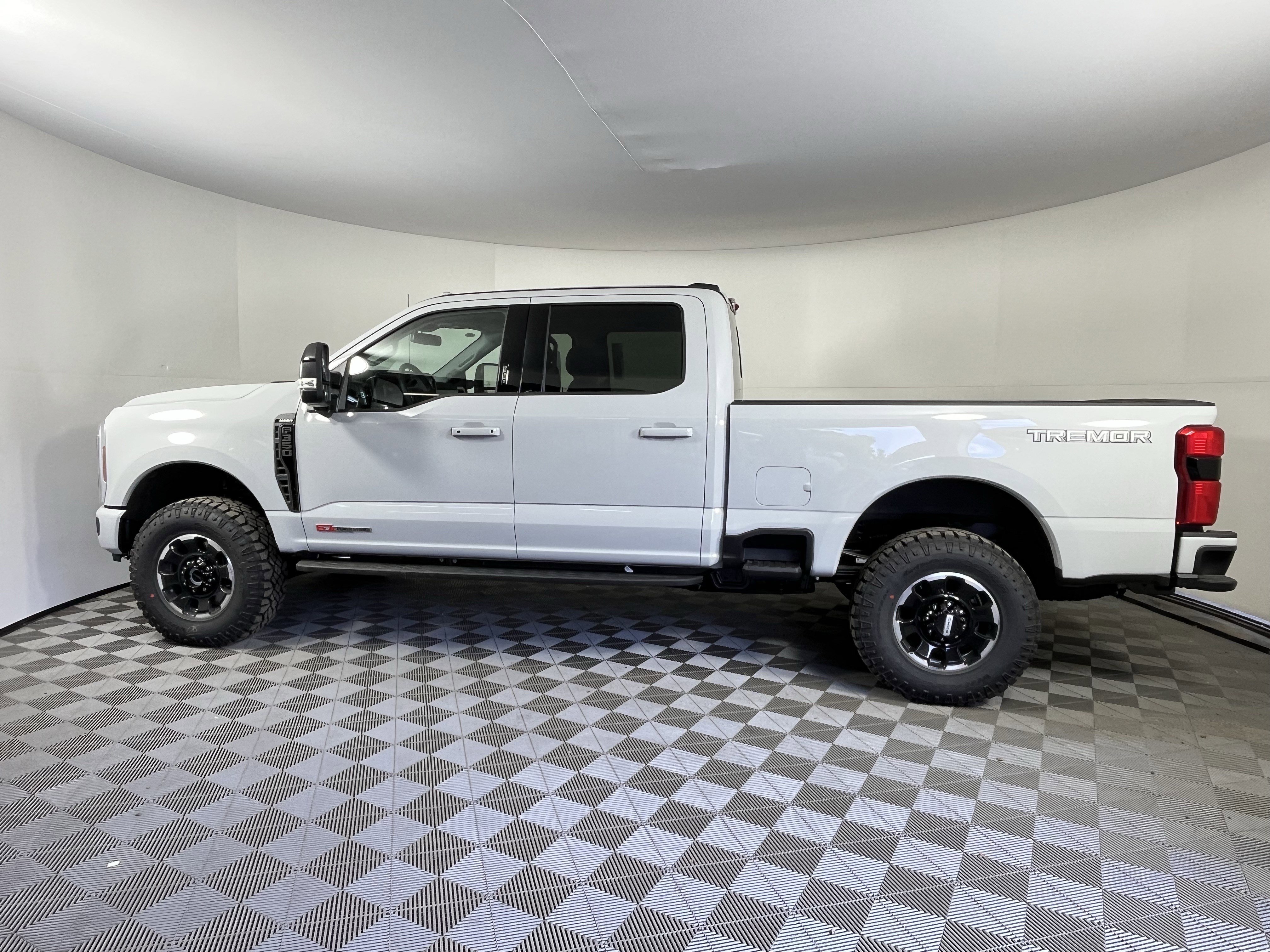 New 2026 Ford F350 Lariat w/ Tremor Off-Road Package video 2
