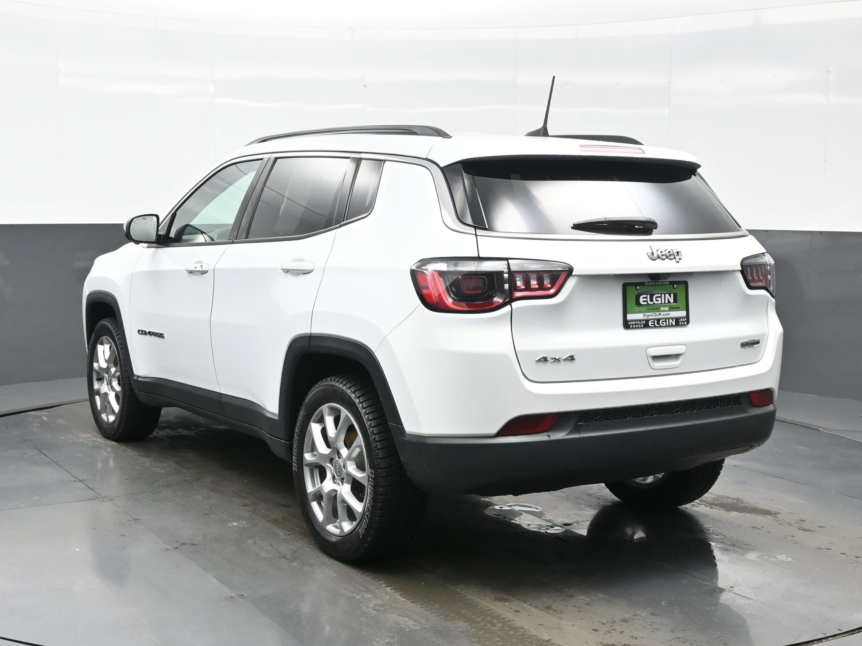 Used 2022 Jeep Compass Latitude image 4