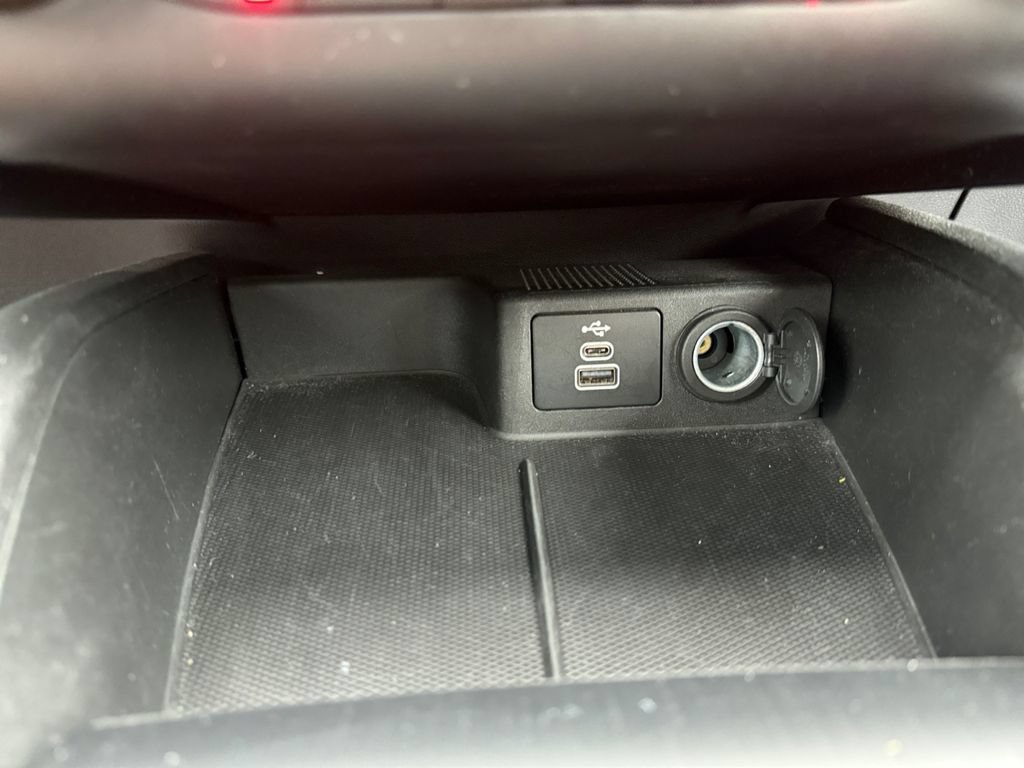 Used 2025 Ford Escape ST-Line Select AWD/4WD image 35