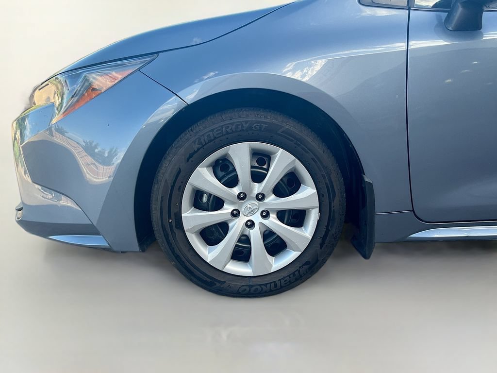Used 2025 Toyota Corolla LE FWD image 29