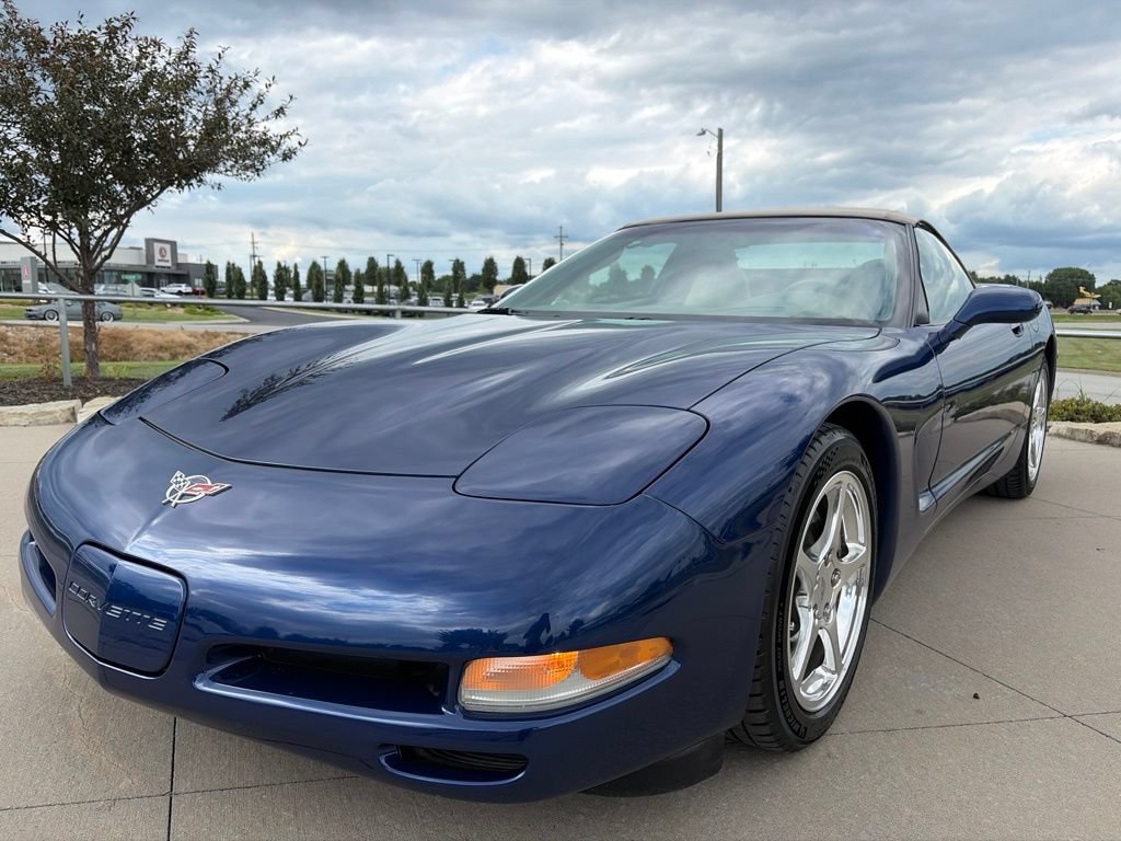 Used 2004 Chevrolet Corvette Convertible w/ Preferred Equipment Group RWD image 4