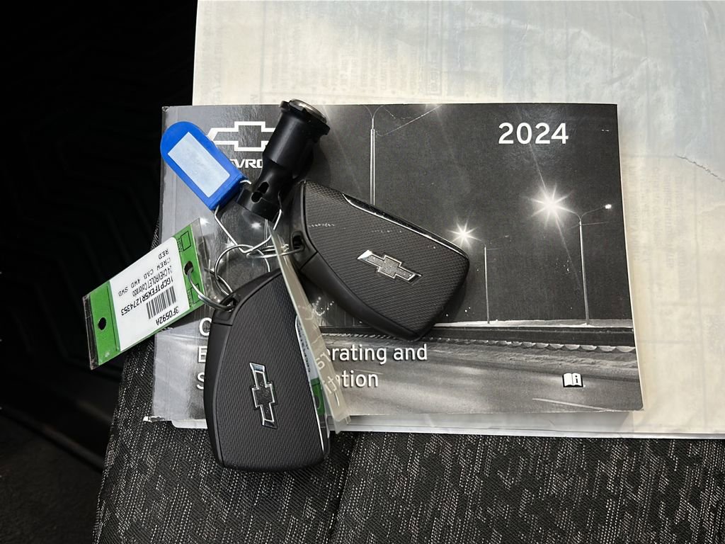 Used 2024 Chevrolet Colorado ZR2 w/ Technology Package image 27