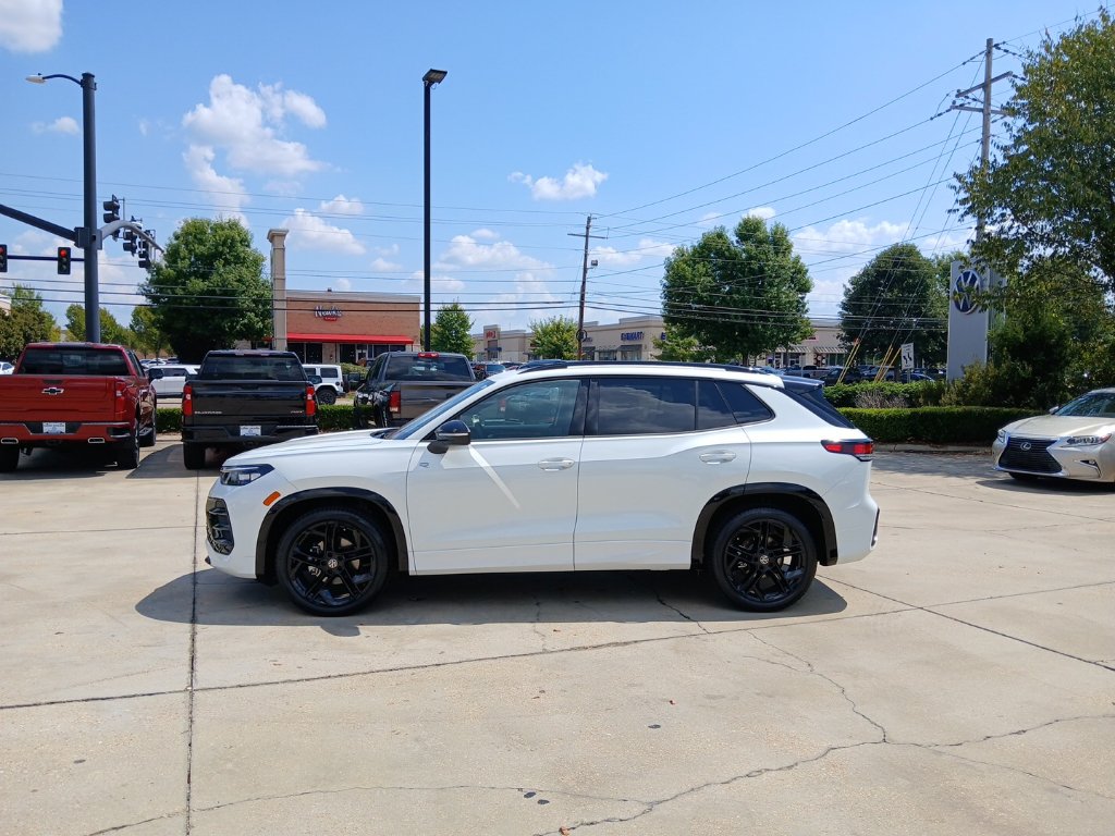 New 2026 Volkswagen Tiguan SE R-Line FWD image 17