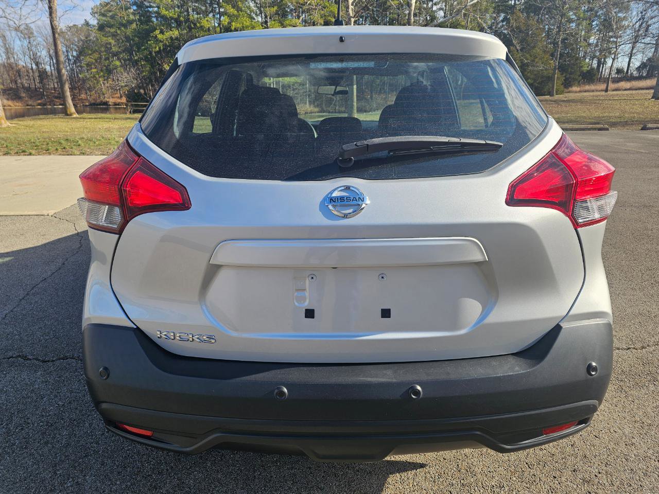 Used 2020 Nissan Kicks S image 7