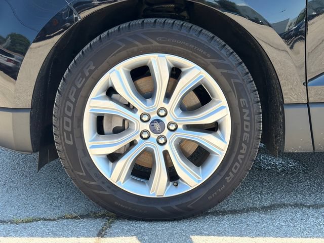 Used 2022 Ford Edge Titanium w/ Equipment Group 301A AWD/4WD image 5
