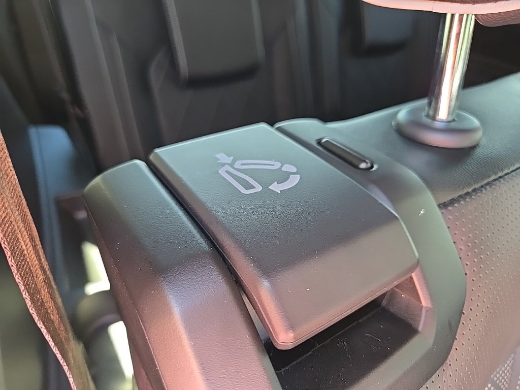 Used 2024 Volkswagen Atlas SEL Premium R-Line AWD/4WD image 92
