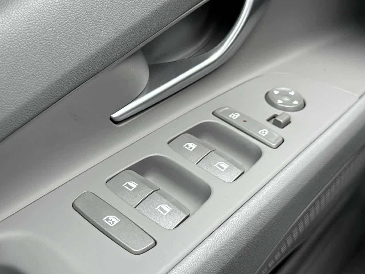 Used 2025 Hyundai Elantra SE FWD image 17