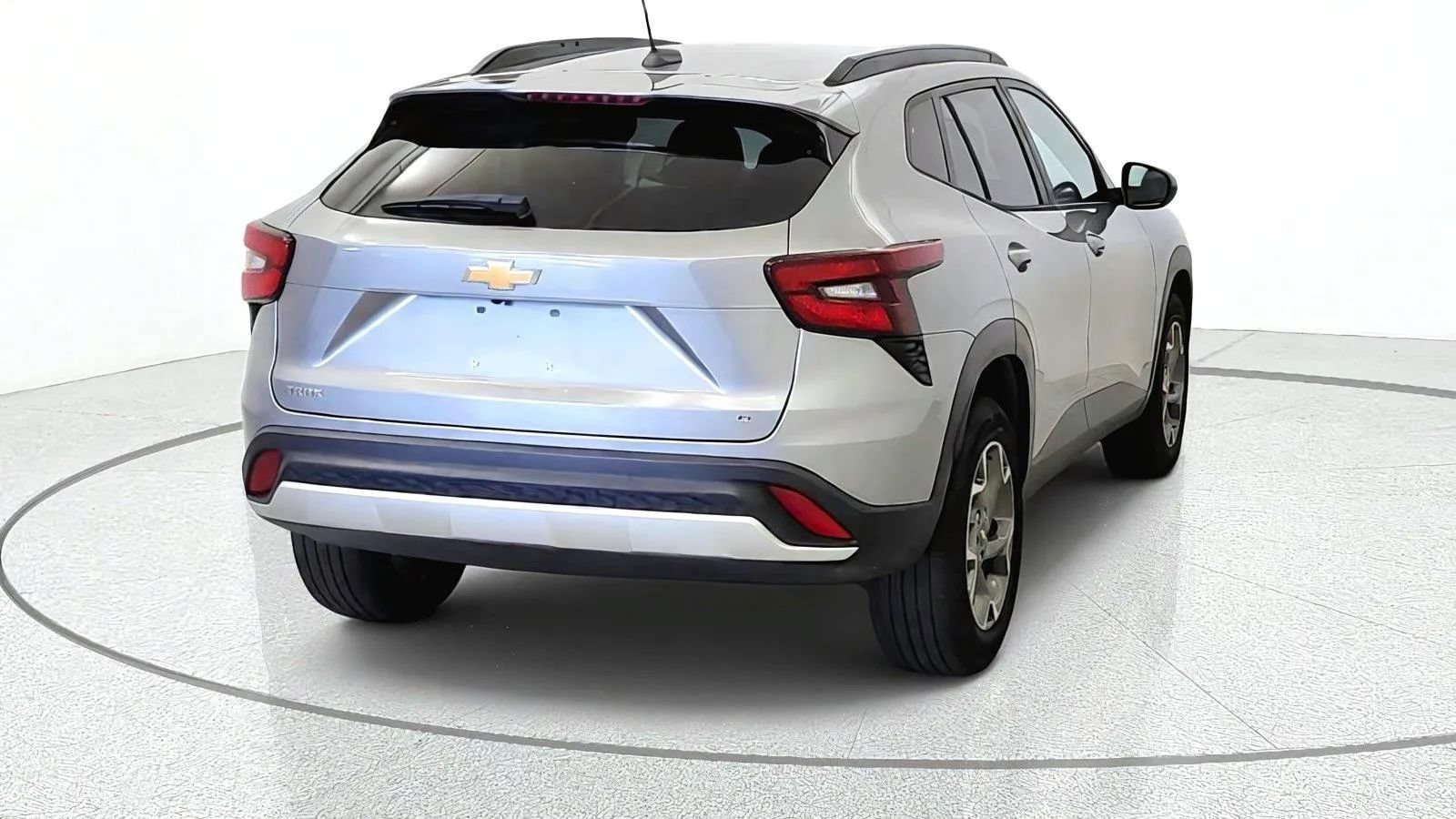 Used 2024 Chevrolet Trax LT FWD image 8