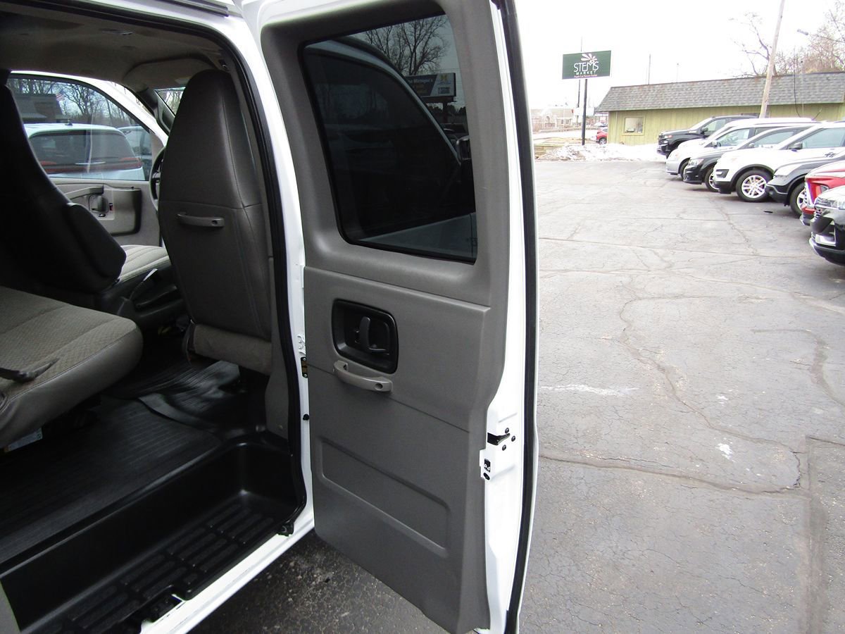 Used 2023 GMC Savana 3500 LS image 24